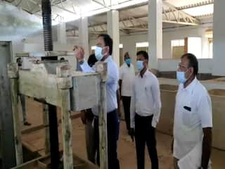 காரைக்குடி கதர் தொழிலுக்கு விமோட்சனம்; கண்டனூரில் அதிகாரிகள் ஆய்வு!