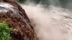 સુરતમાં મેઘરાજાએ ખોલી પાલિકાની પોલ, માત્ર દોઢ ઇંચ વરસાદમાં જળબંબાકારની સ્થિતિ