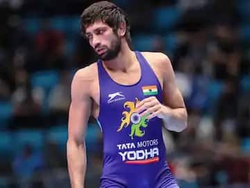 Haryana village is desperately waiting for wrestler Ravi Dahiya's Olympic medal, know in details Ravi Dahiya's Olympic medal: রবি অলিম্পিক্সে পদক জিতলেই সুদিন ফিরবে, আশায় বুক বেঁধেছেন গ্রামবাসীরা