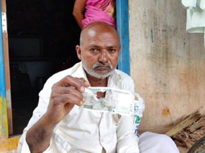 Rats nibble Rs 2 lakh cash of vegetable farmer in Telangana அறுவை சிகிச்சைக்கு சேமித்த ரூ.2 லட்சத்தை கடித்துக் குதறிய எலி.. கலங்கி நிற்கும் ஏழை விவசாயி!