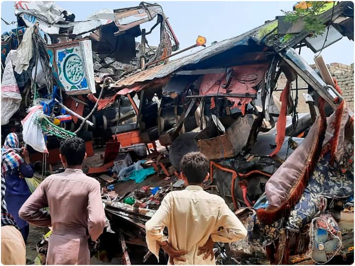 पाकिस्तान के पंजाब प्रांत में बस-ट्रक के बीच भीषण टक्कर, हादसे में 74 की मौत, 60 से अधिक घायल