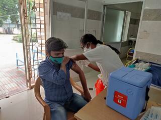 சேலம் மாவட்டத்தில் புதிதாக 136 பேருக்கு தொற்று உறுதி; ஒருவர் உயிரிழப்பு.