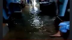 Worli BDD Chawl Rain : मुसळधार पावसामुळे मुंबईतील बीडीडी चाळीत पाणी, जिन्यांवर धबधबासदृश स्थिती