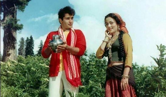 Mandakini Birthday Special: झरने के नीचे सफेद साड़ी में नहाती मंदाकिन को देखकर होश खो बैठे थे फैंस