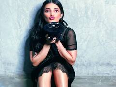 Gorgeous Shruti Hassan pics : உயிரே உயிரே உனைவிட எதுவும் உயரில் பெரிதாய் இல்லையடி - ஸ்ருதிஹாசன் ஆல்பம்