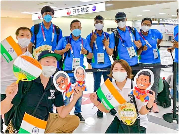 एक टीम अधिकारी ने बताया कि कमरे अच्छे हैं लेकिन रविवार से उनकी सफाई नहीं हुई है. इस पर वर्मा ने कहा ,‘‘संपर्क न्यूनतम रखने के लिये स्थानीय आयोजन समिति हर तीन दिन में सफाई करायेगी. किसी को रोज सफाई की जरूरत है तो कह सकते हैं. तौलिये रोज बदले जा सकते हैं.’’