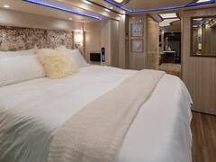 কীভাবে বাস্তু মেনে সম্পর্ক ভাল রাখবেন ? রইল বেডরুমের খুঁটিনাটি