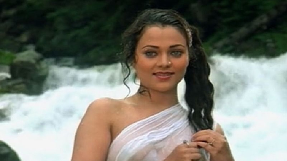 unknown facts about ram teri ganga maili fame actress Mandakini | (30 july  ) Mandakini Birthday Special: झरने के नीचे सफेद साड़ी में नहाती मंदाकिन को  देखकर होश खो बैठे थे फैंस