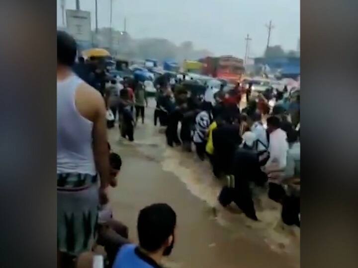 आज  रायगड, रत्नागिरी, सिंधुदुर्ग जिल्ह्याला रेड अलर्ट देण्यात आला आहे. तर 19 ते 22 जुलै या कालावधीसाठी मुंबई, ठाणे, पालघरला ऑरेंज अलर्ट देण्यात आला आहे.