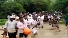 Nanded Rain Update : नांदेडच्या बिलोली गावात मानवी साखळी करत ओढ्याच्या पुरात अडकलेल्यांची सुटका