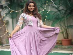 VJ Nakshathra photoshoot | ஒரு புன்னகை பூவே சிறு பூக்களின் தீவே - நக்ஷத்ரா நாகேஷ் போட்டோ ஆல்பம்
