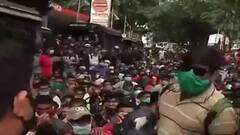 Kolkata: কনস্টেবল পদে চাকরির দাবিতে ভবানী ভবনের সামনে বিক্ষোভ, লাঠি উঁচিয়ে ছত্রভঙ্গ করল পুলিশ