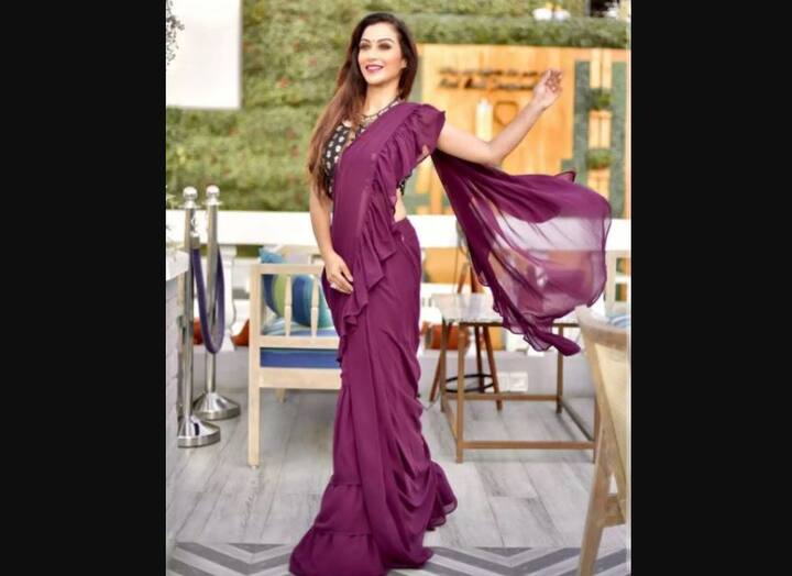 आपको बता दें कि पहले अंजलि भाभी का किरदार नेहा मेहता निभा रही थीं लेकिन उन्होंने सालों बाद इस शो को छोड़ा तो सुनैना ने शो में एंट्री की.