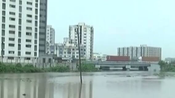 Surat: દર વર્ષે ખાડીના કારણે શહેર અને ગ્રામ્ય વિસ્તારોમાં ભરાય છે પાણી, તંત્ર નિંદ્રામાં