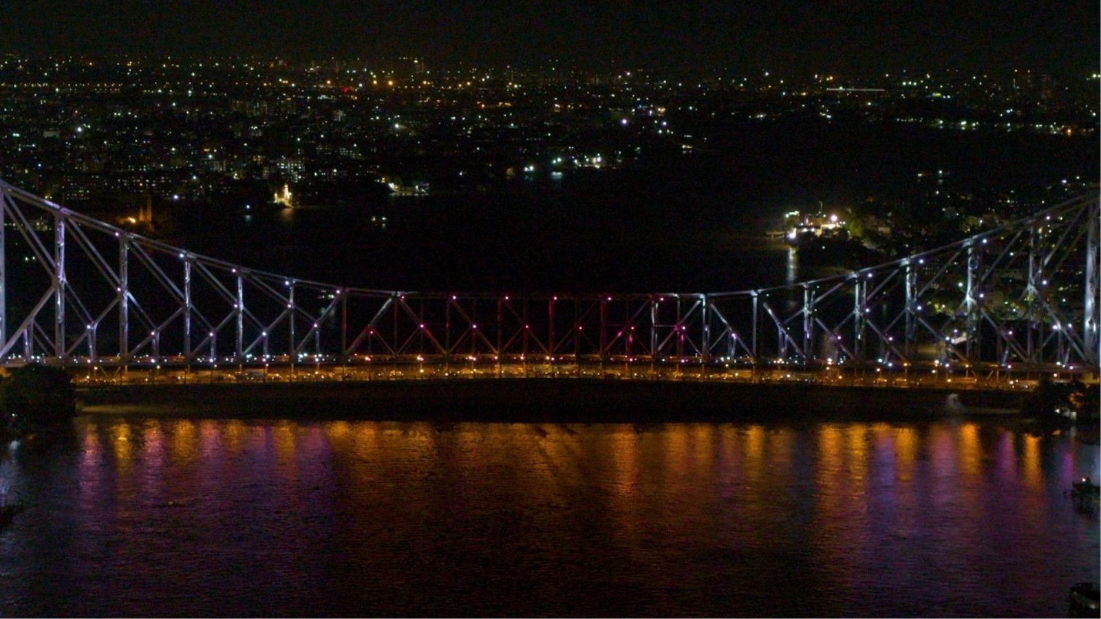 In Pics Howrah Bridge Has Been Illuminated On The Occasion Of The Tokyo Olympics Howrah Bridge For Tokyo Olympics অল ম প ক স শ র র আগ ই স জ উঠছ হ ওড ব র জ দ খ ন ন স ই ছব