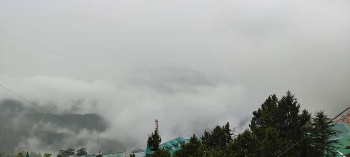 ਆਖਰਕਾਰ ਲੋਕਾਂ ਨੂੰ ਭਿਆਨਕ ਗਰਮੀ ਤੋਂ ਰਾਹਤ ਮਿਲ ਹੀ ਗਈ। ਦੇਸ਼ ਦੇ ਹਰਿਆਣਾ, ਪੰਜਾਬ ਅਤੇ ਹਿਮਾਚਲ 'ਚ ਮੌਨਸੂਨ ਦੀ ਸ਼ੁਰੂਆਤ ਹੋ ਗਈ ਹੈ।