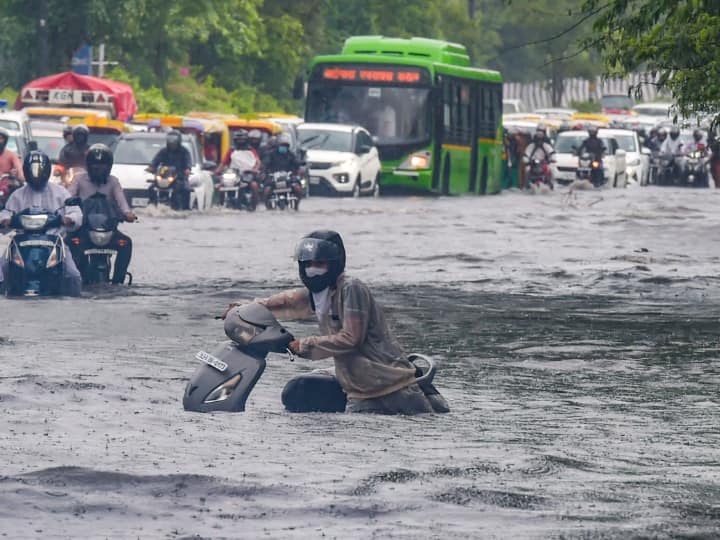 Delhi Rain Takes Life Of Two After Incesant Rain Causes Water Logging Ravi Chutalaha, Govind Delhi Rains: Man Drowns While Taking Selfies In A Waterlogged Area, 9-Yr-Old Slips Into Swollen Pond