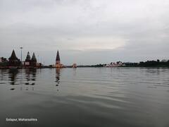 Ashadhi Ekadashi 2021 : ना पालखी सोहळा, ना वैष्णवांचा मेळा; भक्तांअभावी पंढरीत चंद्रभागेचा काठ सुना