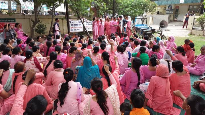 ਉਨ੍ਹਾਂ ਕਿਹਾ ਕਿ ਜੇਕਰ ਉਨ੍ਹਾਂ ਦੀਆਂ ਮੰਨੀਆਂ ਹੋਈਆਂ ਮੰਗਾਂ ਨੂੰ ਲਾਗੂ ਨਾ ਕੀਤਾ ਤਾਂ ਆਉਣ ਵਾਲੇ ਮਹੀਨੇ ਵਿੱਚ ਕੈਪਟਨ ਅਮਰਿੰਦਰ ਸਿੰਘ ਦੇ ਪਟਿਆਲਾ ਵਿਖੇ ਮੋਤੀ ਮਹਿਲ ਦਾ ਘਿਰਾਓ ਕਰਕੇ ਆਪਣੇ ਸੰਘਰਸ਼ ਨੂੰ ਹੋਰ ਤੇਜ਼ ਕਰਨਗੇ।