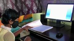 शिक्षक खुशालद्दीन शेख यांनी कर्ज काढून विद्यार्थ्यांना दिले मोबाईल, गरीब मुलांना शिक्षण देण्यासाठी धडपड