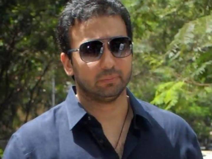 Raj Kundra Arrested: पोर्नोग्राफिक फिल्में बनाने आरोप में गिरफ्तार हुए हैं राज कुंद्रा, दोषी निकले तो होगी इतने साल की होगी जेल