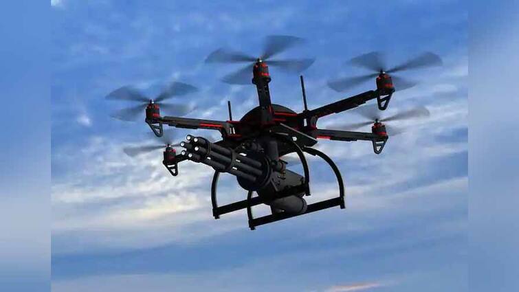jammu kashmir Two drones spotted Samba Ghagwal Chachwal flew back towards Pakistan जम्मू कश्मीर के सांबा जिले में दिखे दो ड्रोन, बाद में पाकिस्तान की तरफ लौटे