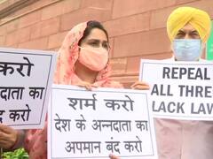 ਖੇਤੀ ਕਾਨੂੰਨਾਂ ਨੂੰ ਲੈ ਕੇ ਸੰਸਦ ਬਾਹਰ ਅਕਾਲੀ MPs ਦਾ ਪ੍ਰਦਰਸ਼ਨ