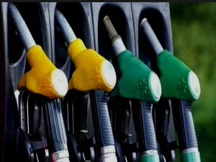 Petrol Diesel Prices today 30 july 2021 latest news update diesel petrol rate know rates according to iocl Petrol Diesel Prices : सलग तेराव्या दिवशी पेट्रोल-डिझेलच्या किमती स्थिर, मुंबईत 107.83 प्रति लिटरनं विकलं जातंय पेट्रोल