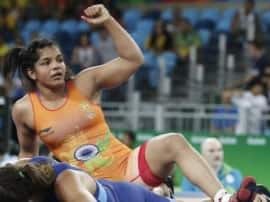 সাক্ষীর বাবা একজন দিল্লি ট্রান্সপোর্ট কর্পোরেশনের কর্মী ছিলেন। সাক্ষীই দেশের প্রথম মহিলা কুস্তিগির যিনি অলিম্পিক্সে পদক জিতছিলেন।