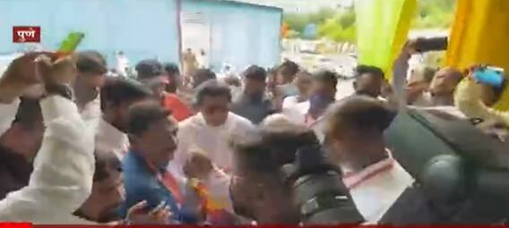 Raj Thackeray : पुणे दौऱ्याच्या दुसऱ्या दिवशी मनसे अध्यक्ष राज ठाकरे विठुरायाच्या चरणी नतमस्तक