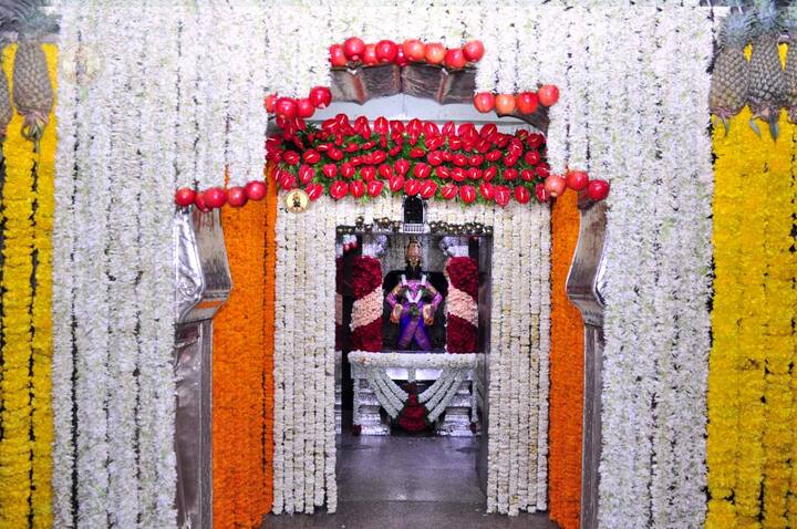 आषाढी यात्रेसाठी पंढरपूर शहर आणि परिसरातील 10 गावात संचारबंदी करण्यात आली आहे.