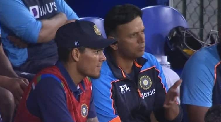 india vs sri lanka 2nd odi: Rahul dravid has sent to message deepak chahar by Rahul chahar રાહુલ દ્રવિડે દીપક ચહરને તેના ભાઈ મારફતે જ મોકલ્યો સીક્રેટ મેસેજ, જાણો બંને વચ્ચે શું થઈ વાતચીત?