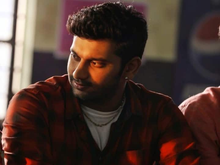 ராதா மோகனின் பிருந்தாவனம் திரைப்படத்தில் இவரது நடிப்பு பலரால் பாராட்டப்பட்டது