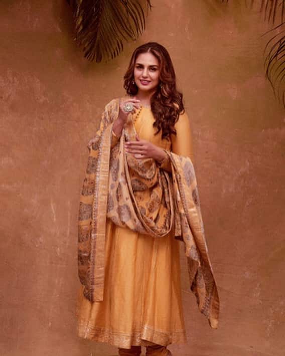 Hina Khan से लेकर Katrina Kaif तक, इन हसीनाओं ने सज-धज के मनाई ईद, देखें खूबसूरत तस्वीरें
