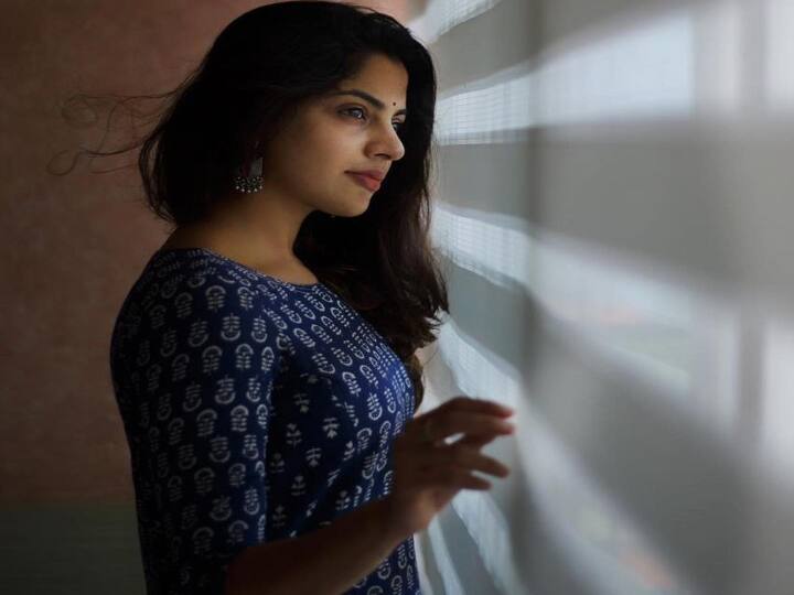 சூரியன ரெண்டு துண்டு செஞ்சு கண்ணில் கொண்டவளோ…