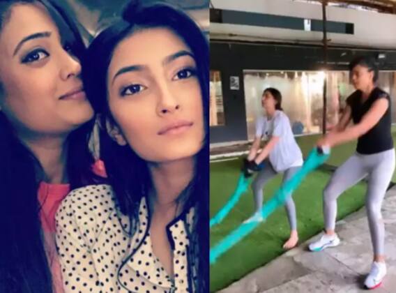 20 साल की बेटी के साथ 40 साल की Shweta Tiwari ने जमकर किया वर्कआउट, वायरल हुआ वीडियो 20 साल की बेटी के साथ 40 साल की Shweta Tiwari ने जमकर किया वर्कआउट, वायरल हुआ वीडियो
