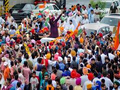Sidhu: 60, Capt: 17; Mega Show Of Strength As MLAs Arrive In Amritsar To Meet New Punjab Congress Chief