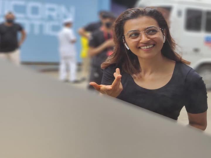 பாலிவுட் துறையின் மிகவும் பிரபலமான மற்றும் திறமையான நடிகைகளில் ஒருவர் ராதிகா ஆப்தே.