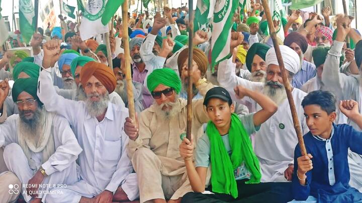 ਬੁਲਾਰਿਆਂ ਨੇ ਕਿਹਾ ਕਿ ਇਹ ਬਿਆਨ ਸਰਕਾਰ ਦੀ ਸੰਵੇਦਨਹੀਣਤਾ, ਹੱਠਧਰਮੀ, ਹੰਕਾਰ ਤੇ ਕਿਸਾਨੀ ਮੰਗਾਂ ਪ੍ਰਤੀ ਗੈਰਸੰਜੀਦਗੀ ਨੂੰ ਦਰਸਾਉਂਦਾ ਹੈ। ਹੁਣ ਤੱਕ 582 ਤੋਂ ਉਪਰ ਕਿਸਾਨ ਸ਼ਹੀਦ ਹੋ ਚੁੱਕੇ ਹਨ ਪਰ ਮਨ ਕੀ ਬਾਤ ਕਰਨ ਵਾਲੇ ਦੇਸ਼ ਦੇ ਪ੍ਰਧਾਨ ਮੰਤਰੀ ਤੋਂ ਇਨ੍ਹਾਂ ਲਈ ਹਮਦਰਦੀ ਦਾ ਇੱਕ ਵੀ ਸ਼ਬਦ ਨਹੀਂ ਸਰਿਆ।