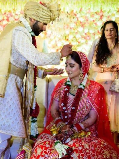 Small screen’s hot favourite couple, Disha Parmar and Rahul Vaidya tied the nuptial knot in presence of family members and friends on July 16 and the duo have been trending ever since. [pic credit: Instagram/ Rahul Vaidya]