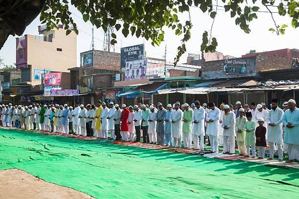 ইদ-আল-আধায় আল্লার প্রতি ইব্রাহিমের ভক্তির কথাই বলা হয়েছে। সেই ভক্তি, যেখানে তিনি ঈশ্বরের কাছে নিজের ছেলেকে বলি দিতেও রাজি ছিলেন। যে কারণে, এই ইদ-আল-আধা বলিদানের উৎসব হিসেবেও উল্লেখ করা হয়ে থাকে।
