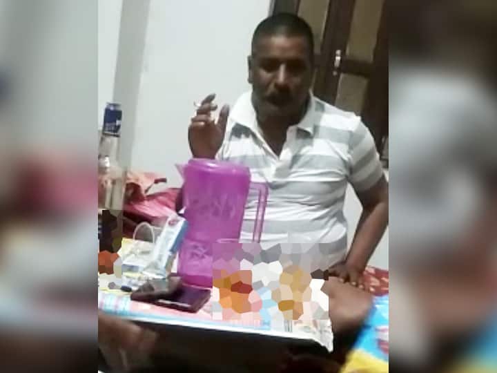Bihar BJP district president of jhanjharpur is openly drinking alcohol in the party office madhubani Video Viral ann बिहारः BJP का जिलाध्यक्ष पार्टी कार्यालय में खुलेआम पी रहा शराब, सोशल मीडिया पर Video Viral