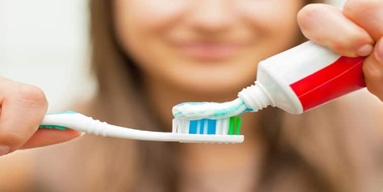 Dental health Tips: Five common brushing mistakes that people make Dental health Tips: মুখেই লুকিয়ে বিপদ! দাঁত মাজার সময় ভুলেও এই ভুল করবেন না