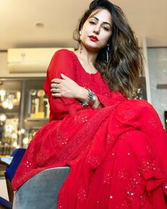 ईद के पहनावे का अन्दाज़ बना रहा है आज के दिन को ख़ास, देखें किन लिबास में दिखीं Huma, Hina और Saba