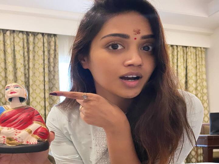 மழைத்துளி நீ மழலையும் நான் நீ என்னை சேர காத்திருப்பேனே