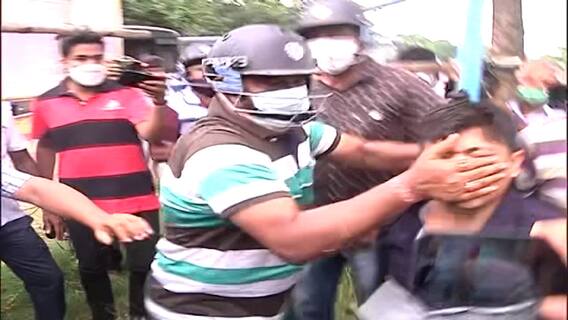 East Bengal Club: বিনিয়োগকারীদের সঙ্গে ক্লাব কর্তৃপক্ষের চুক্তি-সংঘাতে ইস্টবেঙ্গলে তুলকালাম, বচসা, হাতাহাতি, পুলিশের লাঠিচার্জ