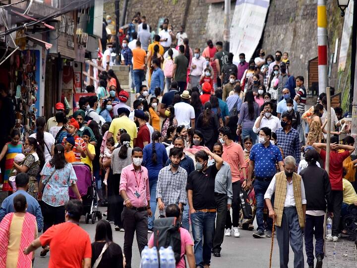 40 crore Indians still vulnerable to Covid says ICMR 4th sero survey 4th Sero Survey: देश की करीब 40 करोड़ आबादी को अब भी है कोरोना का खतरा, एक तिहाई भारतीयों में एंटीबॉडी नहीं