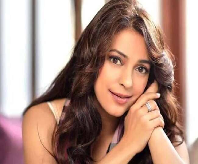 वहीं दूसरी तरफ जब जूही चावला ने बॉलीवुड में कदम रखा तो उनकी खूबसूरती के साथ लोग उनकी एक्टिंग के भी दीवाने हो गए थे. जूही ने हर बड़े हीरो के साथ काम किया लेकिन कभी भी वो उन्हें अपने पति के रूप में नहीं देख पाई.