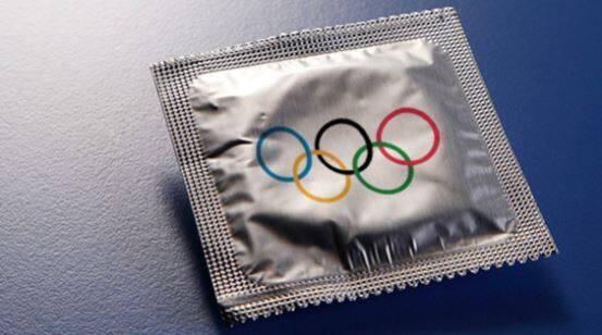 cardboard beds to prevent sex among athletes in Tokyo Olympics 2020 is fake news, says Olympic Committee Tokyo Olympic Update: கார்ட்போர்டு கட்டில், காண்டம் விநியோகம்... ஒலிம்பிக்கை சுற்றும் சர்ச்சைகள்! பஞ்சாயத்தை முடித்தது சங்கம்!