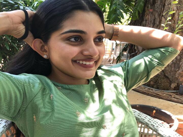 நெருங்காதே பெண்ணே எந்தன் நெஞ்செல்லாம் நஞ்சாகும்.. அழைக்காதே பெண்ணே எந்தன் அச்சங்கள் அச்சாகும்
